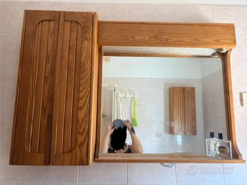 Mobiletti da bagno in legno