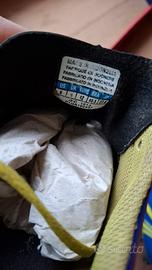 scarpe da calcio o rugby