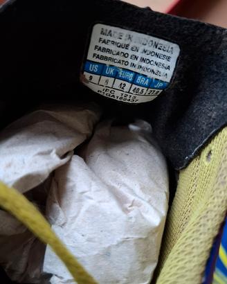 scarpe da calcio o rugby