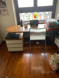 Sfrivania e casettiera