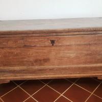 Antica cassapanca sarda in legno di quercia