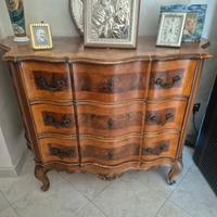 mobile a cassettone e comodino 