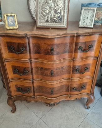 mobile a cassettone e comodino 