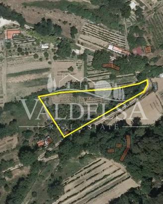 Terreno di 2070 m² a Poggibonsi