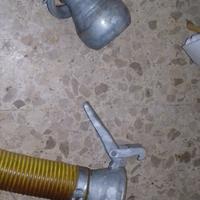 Raccordi , attacchi per irrigare. Un maschio e una