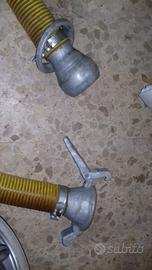 Raccordi , attacchi per irrigare. Un maschio e una