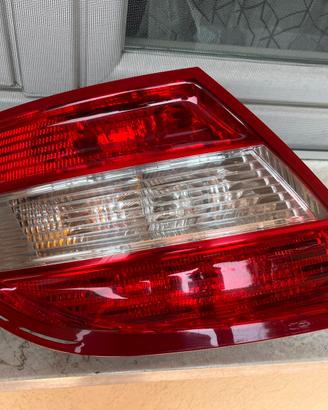 Faro posterire sx merced c220 cdi berlina 07/11