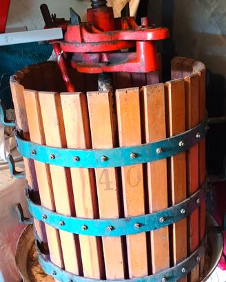 Torchio e pigiadiraspatrice