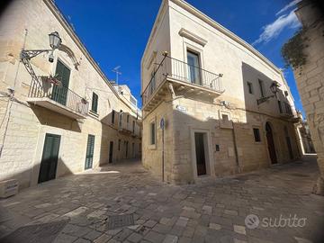 LECCE CENTRO STORICO PIANO TERRA CON VOLTE A STELL