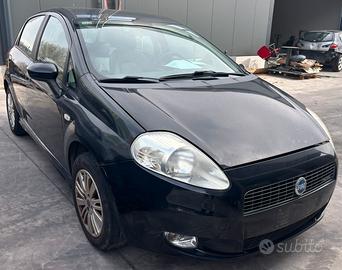 FIAT GRANDE PUNTO per ricambi usati