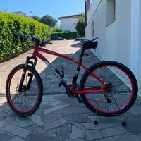 Bicicletta Mountain bike Specialized 2011