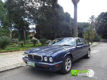 JAGUAR XJ 3.2 V8 32V 237CV Auto - TUA DA € 318,0