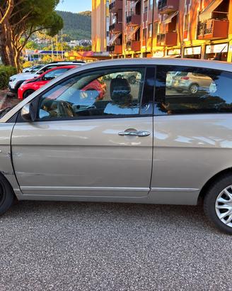 Lancia y 1.2 del 2010 incidentata TRATTABILE