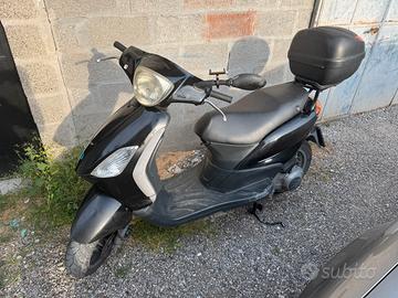 Piaggio Fly 125
