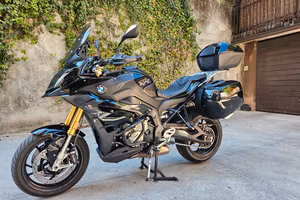Bmw s1000xr 17-19 triple black 