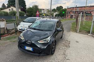 Toyota Aygo Connect 1.0 VVT-i 72 CV 5 porte x-play