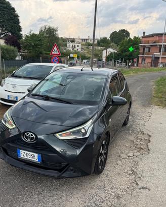 Toyota Aygo Connect 1.0 VVT-i 72 CV 5 porte x-play