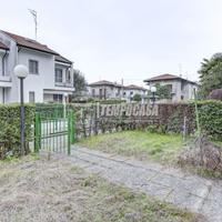 GALLARATE - SCIARE': VILLETTA A SCHIERA CON GIARDI