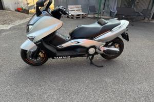 Scooter Tmax