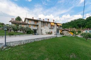 TRIFAMILIARE A MARANO DI VALPOLICELLA