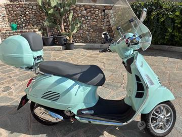 Vespa 300 GTS Verde Amabile (2025)