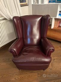 Poltrona Frau in Pelle Bordeaux con Pouf