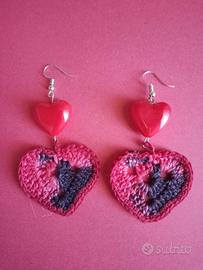orecchini realizzati a uncinetto cuori 