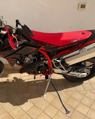 Moto SWM SM 125 R