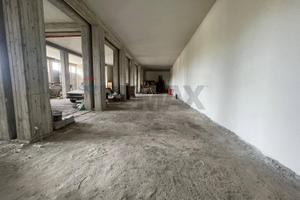 Capannone Industriale - Camporotondo Etneo