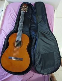 Chitarra con custodia bespeco nuova.