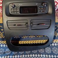 Autoradio Clio 4 con mascherina completa.
