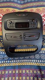 Autoradio Clio 4 con mascherina completa.