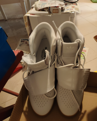 Adidas tubular invader strap mai usate