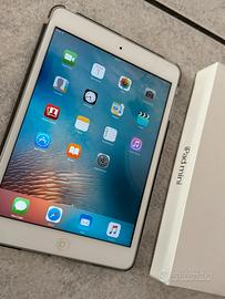 iPad mini con custodia