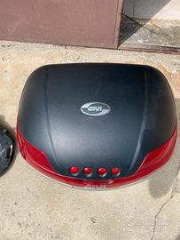 Bauletto Givi V46 con staffe