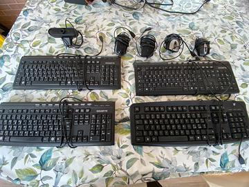 Tastiere,mouse,alimentatori,videocamera