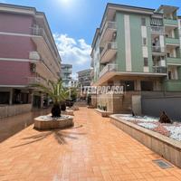 4 VANI 2 ACC. / 120 MQ - CON BOX AUTO