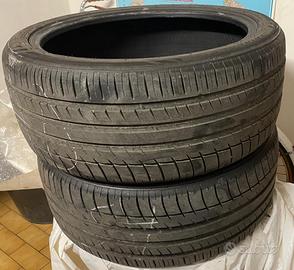 2 gomme marca Dunlop, raggio 22