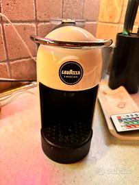 Macchina a capsule LAVAZZA