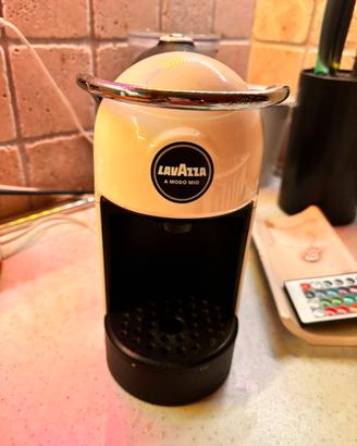 Macchina a capsule LAVAZZA