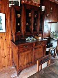 Credenza Cristalliera in Legno con Vetrina 