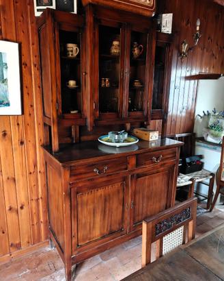 Credenza Cristalliera in Legno con Vetrina 