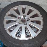 Cerchi 16 pollici con pneumatici