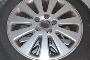 Cerchi 16 pollici con pneumatici