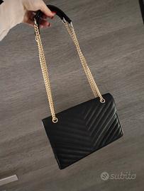 borsetta nera con tracolla 