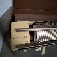 Macchina da maglieria Singer