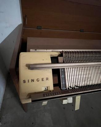 Macchina da maglieria Singer