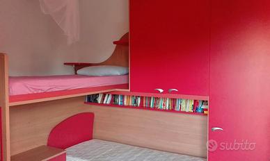 cameretta + scrivania/libreria