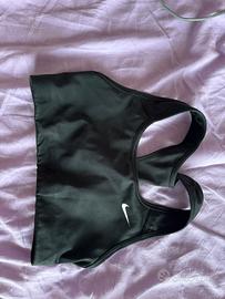 Top sportivo nero nike