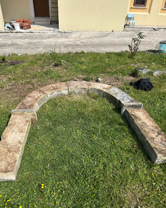 Arco in pietra completo